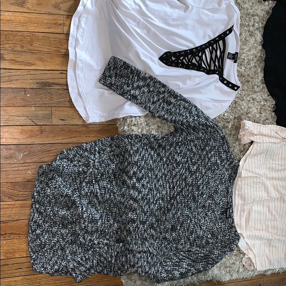 Clothes - Picture 4 of 4